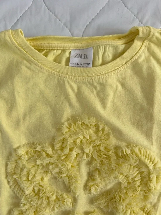 Zara Kids Yellow & White Short Sleeve Tees with Cream Heart Applique - Picture 2 of 11